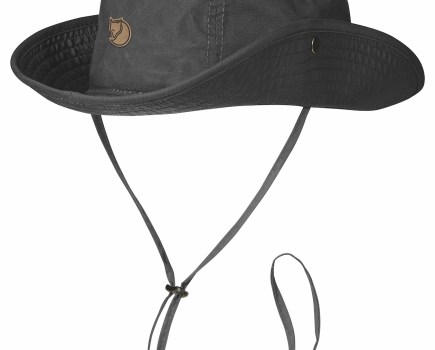 Black Fjallraven Abisko hat with string
