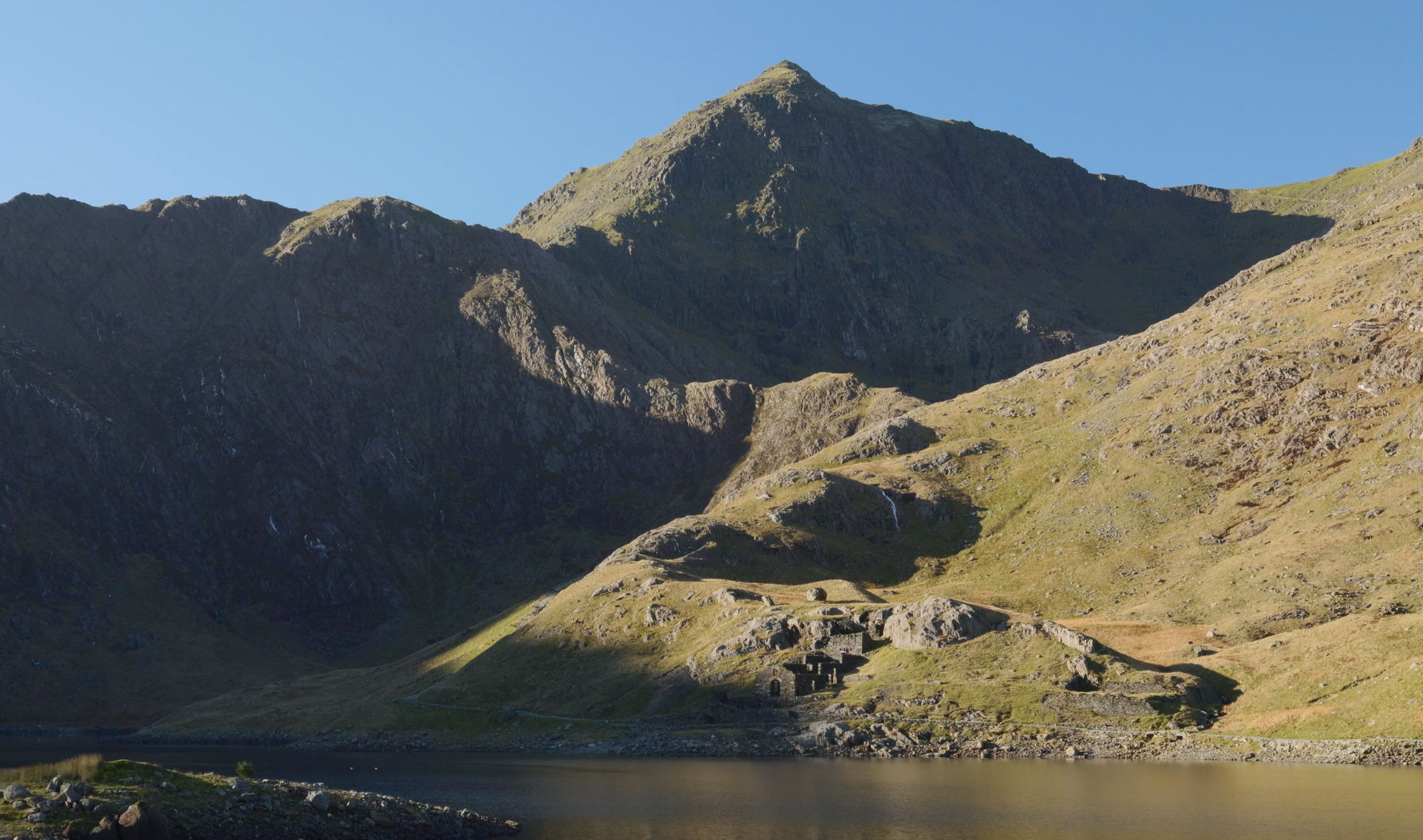 Looking up towards snowdon from the miner's track